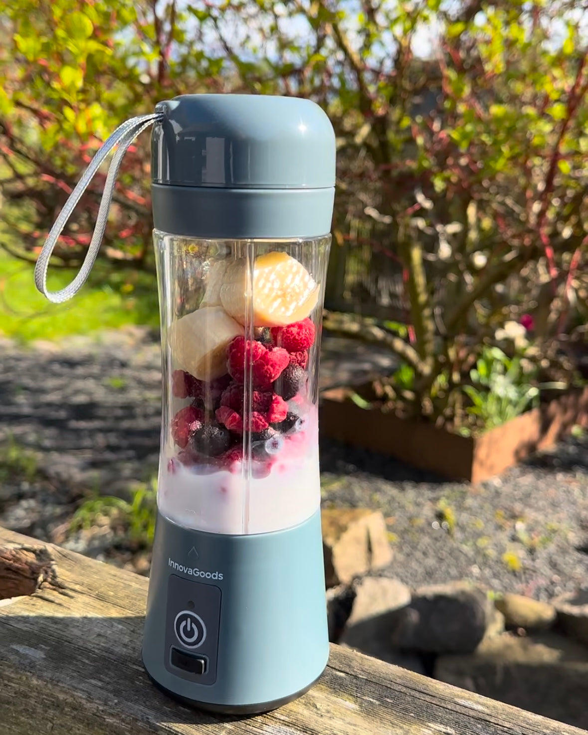 Kraftfuld Mini Blender med Stålknive – Bærbar, Genopladelig & Perfekt til Smoothies