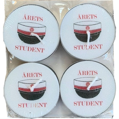 Fyrfadslys 6x2cm 4 pk med Student, Rød ⎮ 5701141058275 ⎮ GT_002534