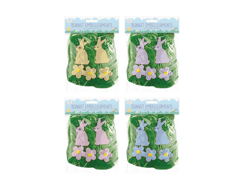 Hoppy easter - 3 stofkaniner på kunstig græs. Pga lagerstyring sender vi en tilfældig farve når du bestiller denne vare