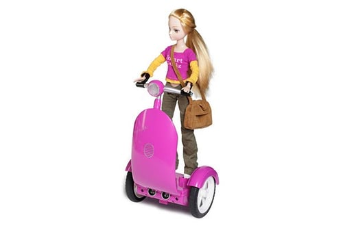 Dukken Jen på Pink Siggy Robot